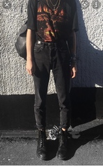 What makes someone look cool/edgy?