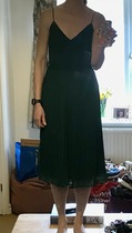 Dress me for my friend's 50th party