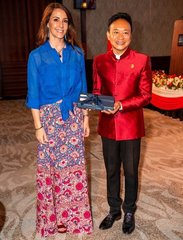 Royal Style: tiaras diamonds and bling, peplums and ruching not our thing