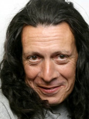 Man blames JKR for hideous homophobic verbal attack on US train.