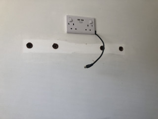 How can I find which tv bracket to use? Photo!