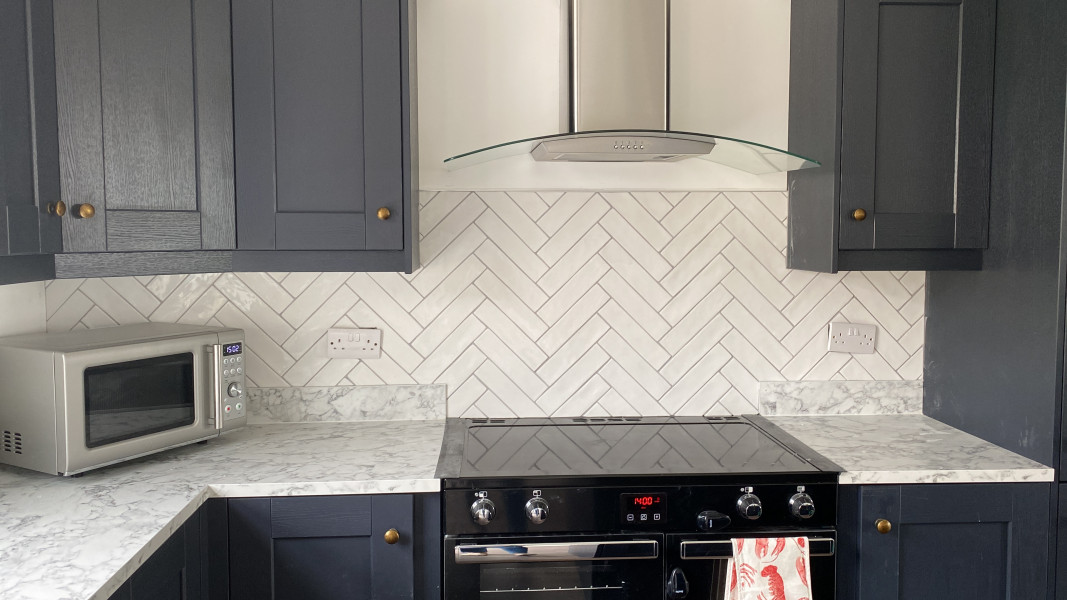 What colour of grout? 