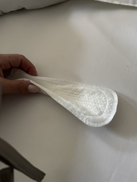 How often is it normal for sanitary towels to leak?