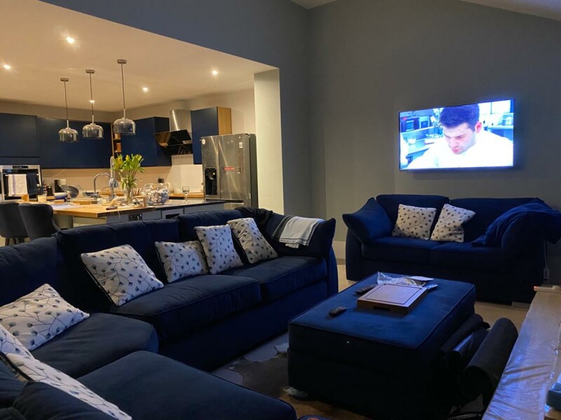 Do you have a sofa in your kitchen/diner/family room?