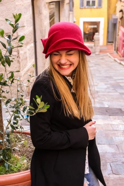 Is there a stylish bucket hat?