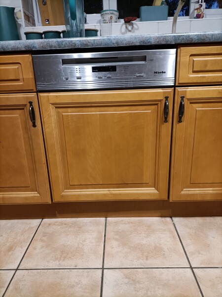 Is it possible to change a freestanding washing machine into an integrated one without pulling out the whole kitchen ? 