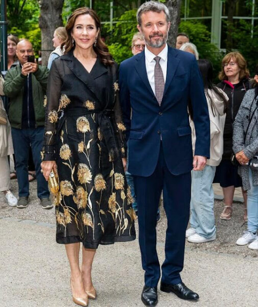 Royal Style - make way for the Platinum Jubilee, tiaras are a necessity