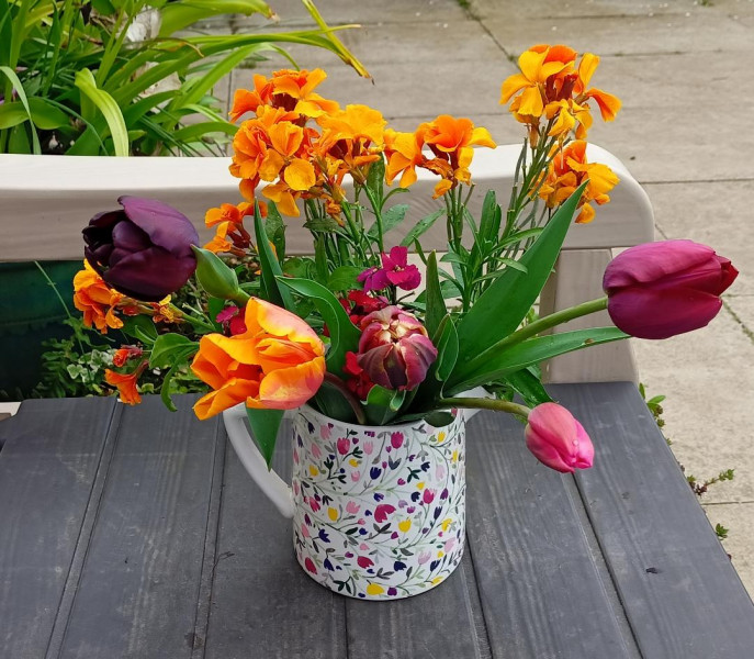 Come on in, chat thread