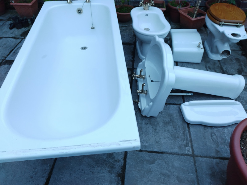 Second hand bathroom suite