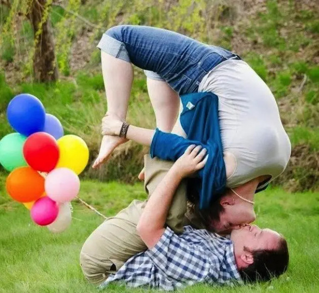 To not understand “engagement shoots”