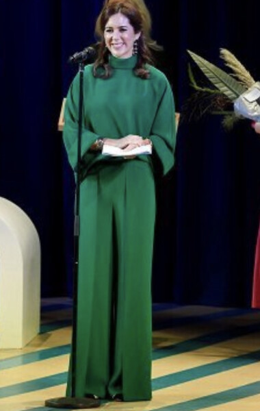 Royal Style - make way for the Platinum Jubilee, tiaras are a necessity