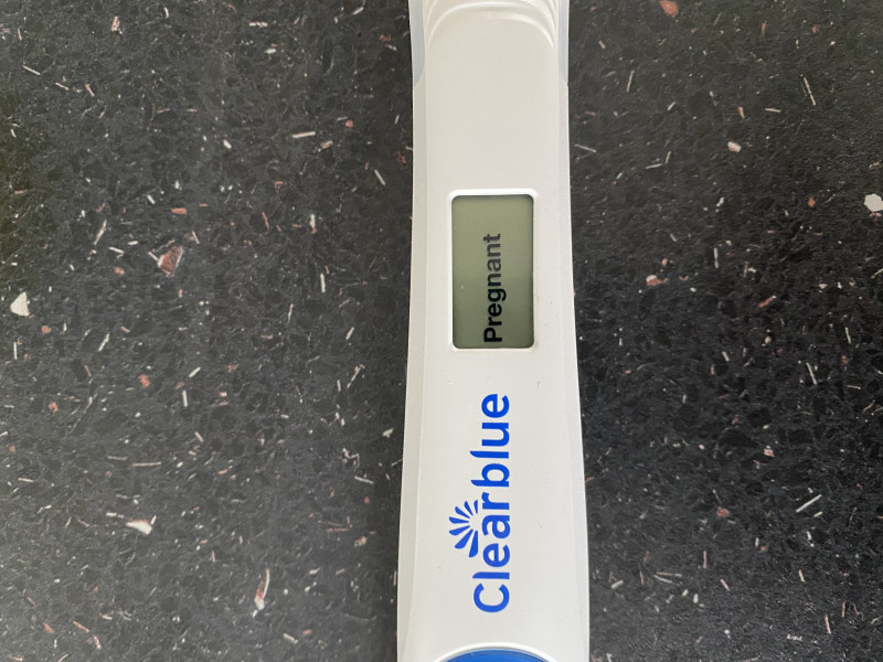 Am I seeing things? 9DPO can anyone else see a vvvvvv. Faint line? 