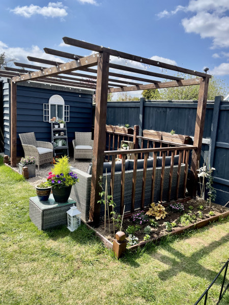 Paint the fences black or not?
