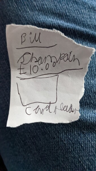 £10 glass of shampain 