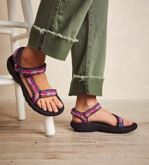 Soooo...have we got a 2022 sandals thread yet?