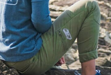 Can anyone identify these trousers?