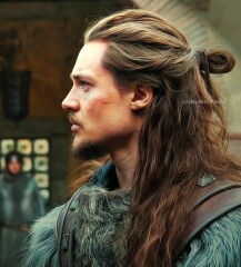 To be conflicted over DH's hair