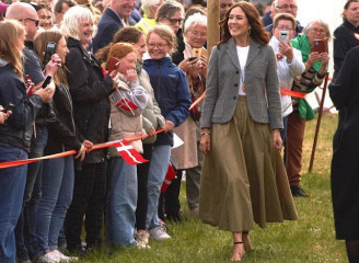 Royal Style - make way for the Platinum Jubilee, tiaras are a necessity