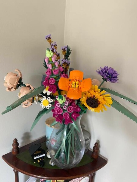 Anyone have Lego flowers?