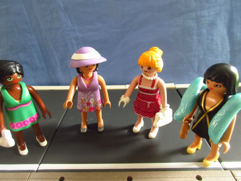 It's Platinum Jubilee weekend for the Playmobil people in our house...