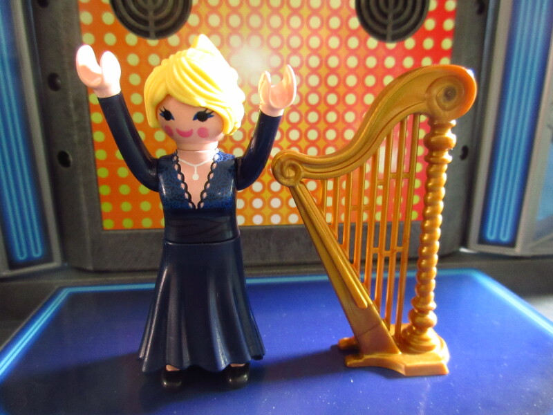 It's Platinum Jubilee weekend for the Playmobil people in our house...