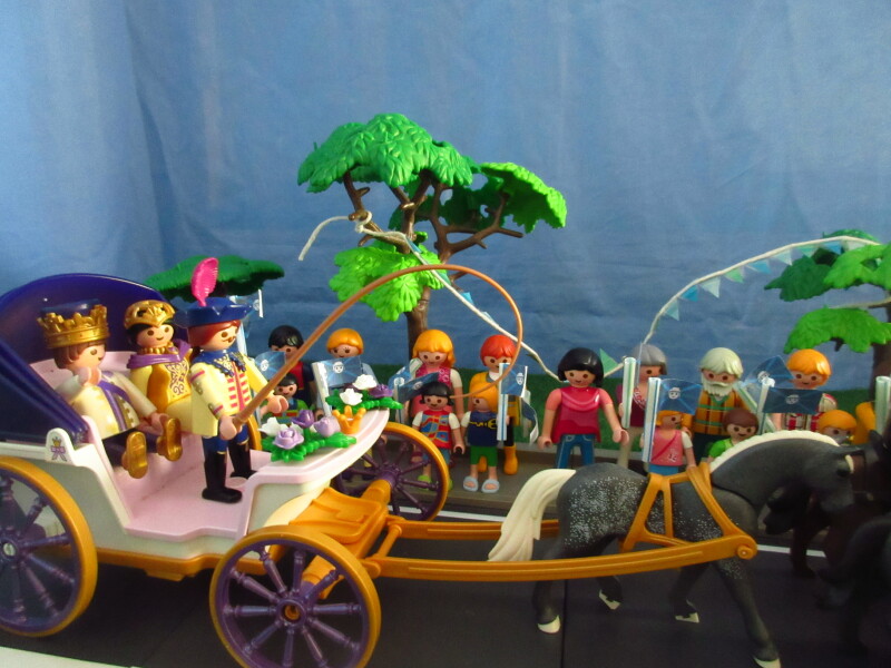 It's Platinum Jubilee weekend for the Playmobil people in our house...