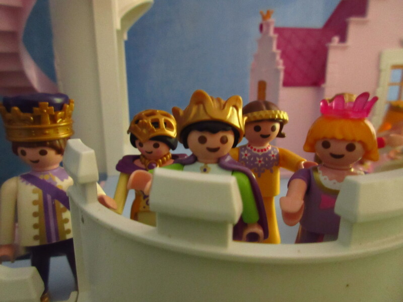 It's Platinum Jubilee weekend for the Playmobil people in our house...