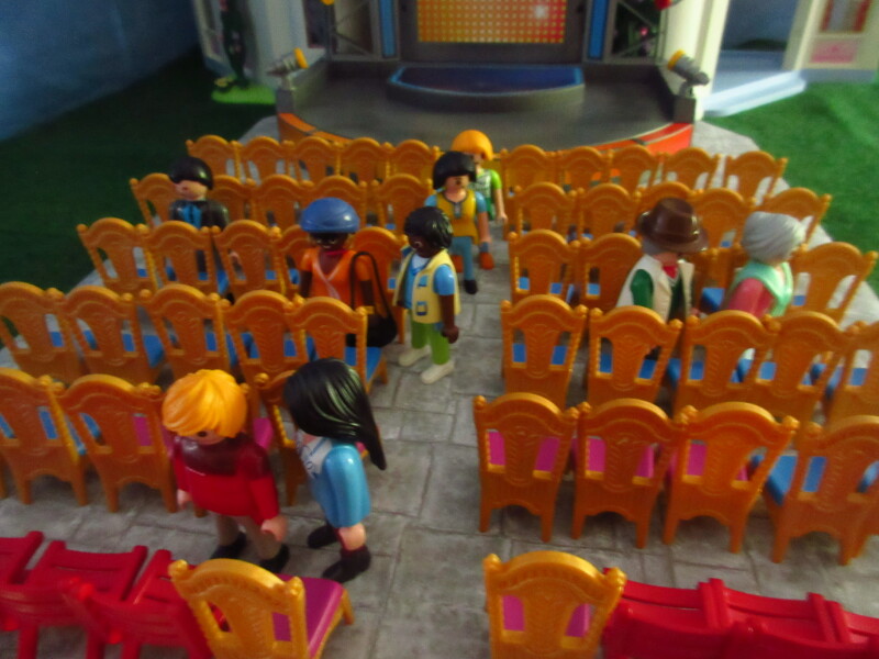 It's Platinum Jubilee weekend for the Playmobil people in our house...