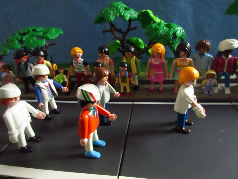 It's Platinum Jubilee weekend for the Playmobil people in our house...