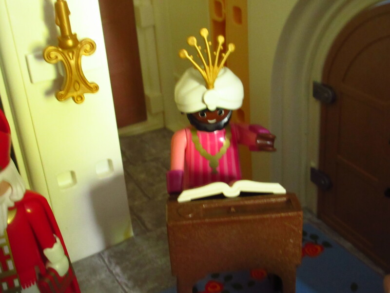 It's Platinum Jubilee weekend for the Playmobil people in our house...