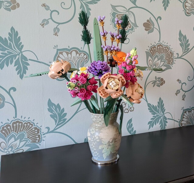 Anyone have Lego flowers?