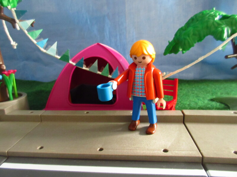 It's Platinum Jubilee weekend for the Playmobil people in our house...