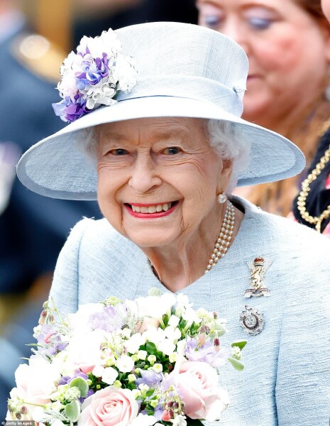 Royal Style - here's to 70 more years of frocks and rocks! 