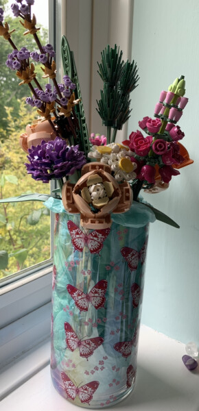 Anyone have Lego flowers?