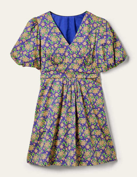 Help! I need a dress to cover my fat belly 😮