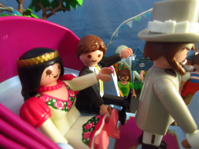 It's Platinum Jubilee weekend for the Playmobil people in our house...