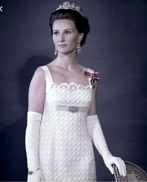 Royal Style - here's to 70 more years of frocks and rocks! 