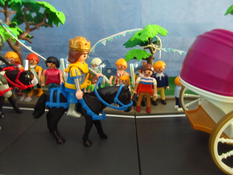 It's Platinum Jubilee weekend for the Playmobil people in our house...