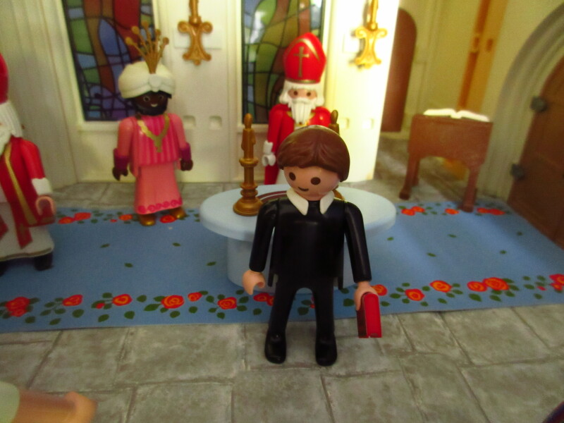It's Platinum Jubilee weekend for the Playmobil people in our house...
