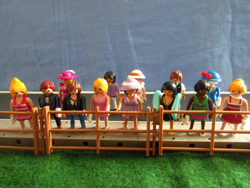 It's Platinum Jubilee weekend for the Playmobil people in our house...