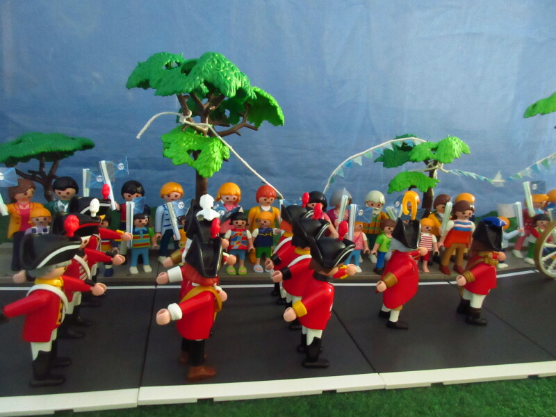 It's Platinum Jubilee weekend for the Playmobil people in our house...