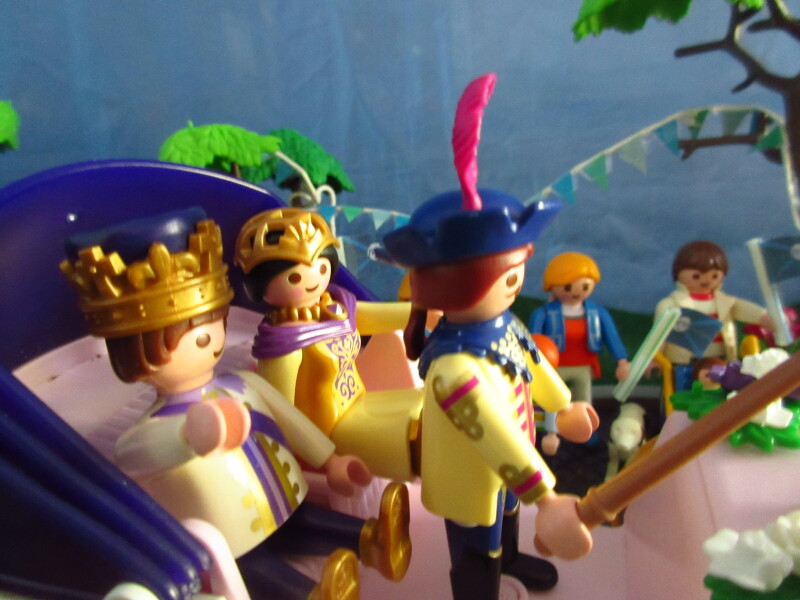 It's Platinum Jubilee weekend for the Playmobil people in our house...
