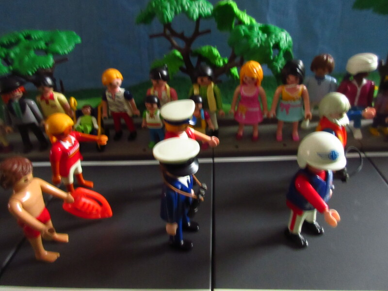 It's Platinum Jubilee weekend for the Playmobil people in our house...