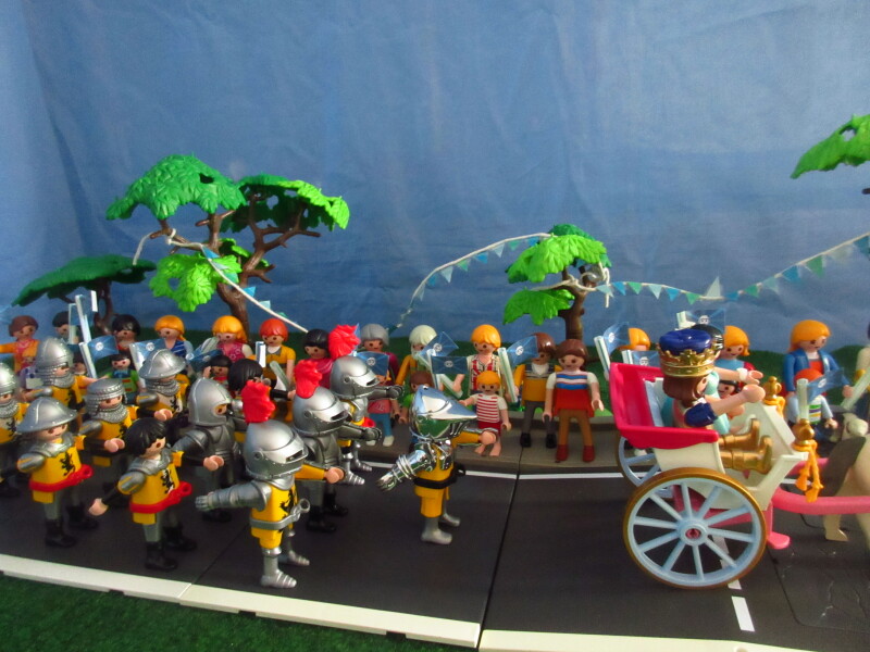 It's Platinum Jubilee weekend for the Playmobil people in our house...