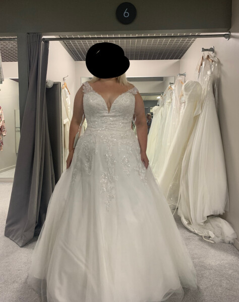 Which wedding dress..?! HELP!