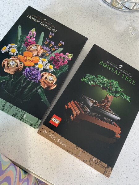 Anyone have Lego flowers?