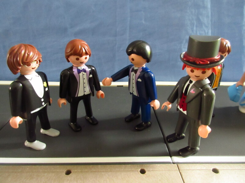 It's Platinum Jubilee weekend for the Playmobil people in our house...