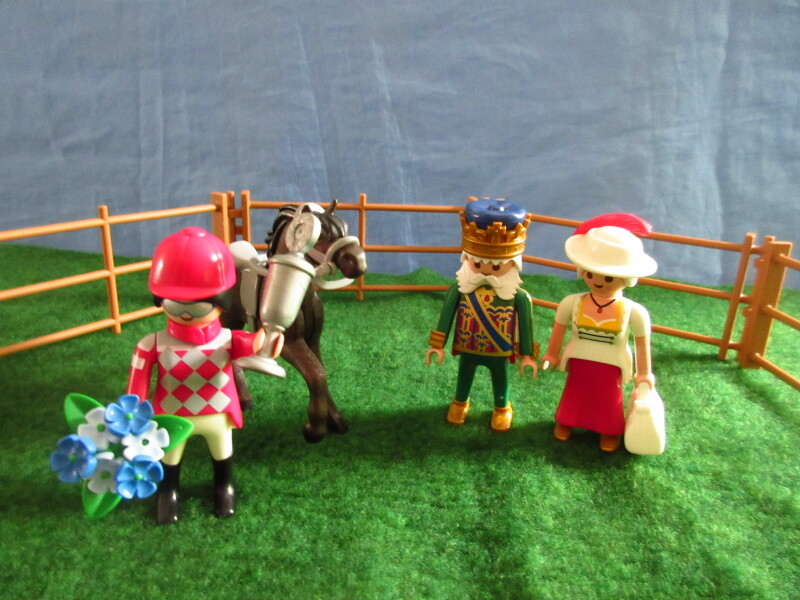It's Platinum Jubilee weekend for the Playmobil people in our house...
