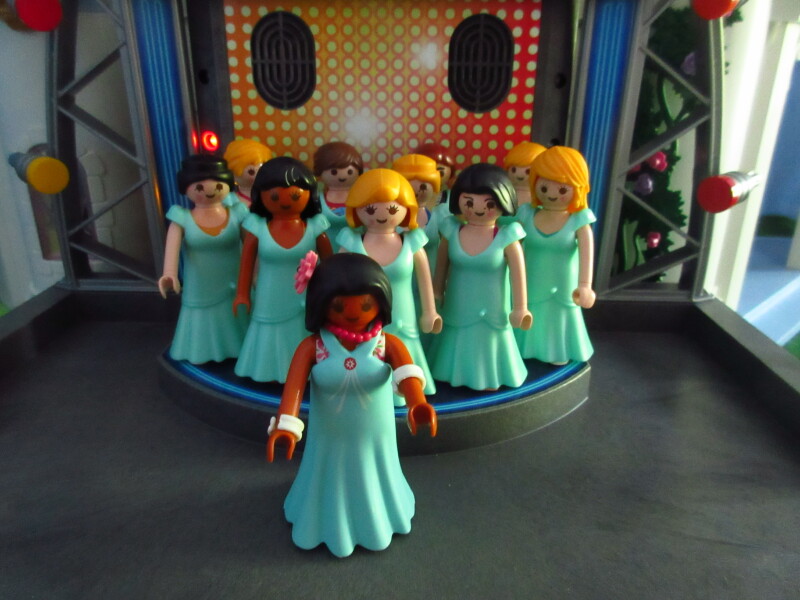 It's Platinum Jubilee weekend for the Playmobil people in our house...