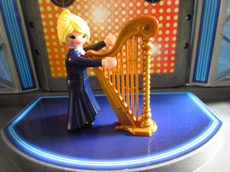 It's Platinum Jubilee weekend for the Playmobil people in our house...